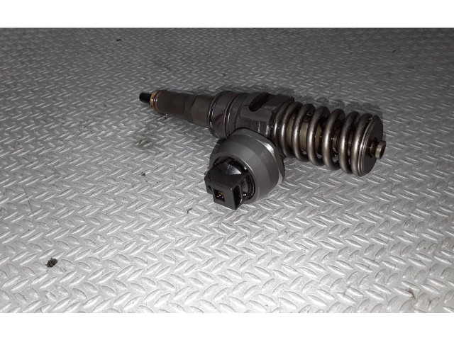 Форсунка 038130073AG Skoda Octavia Mk2 (1Z) BXE