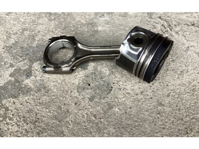 Píst Toyota RAV 4 (XA30)