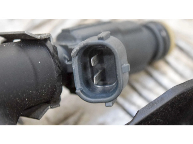 Vstřikovací lišta 9816955780, 9676020480 Citroen C3 pro benzínový motor 1.2