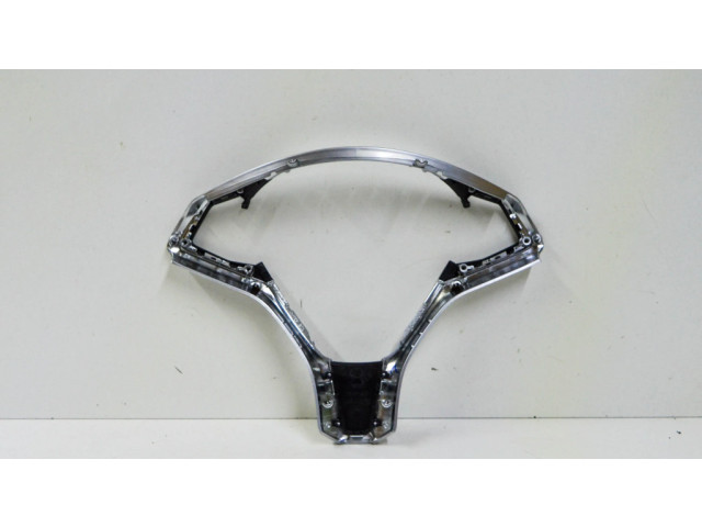 Отделка вокруг крышки топливного бака