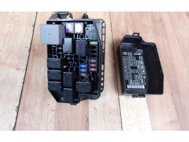 Блок предохранителей 8100A116 Mitsubishi Outlander