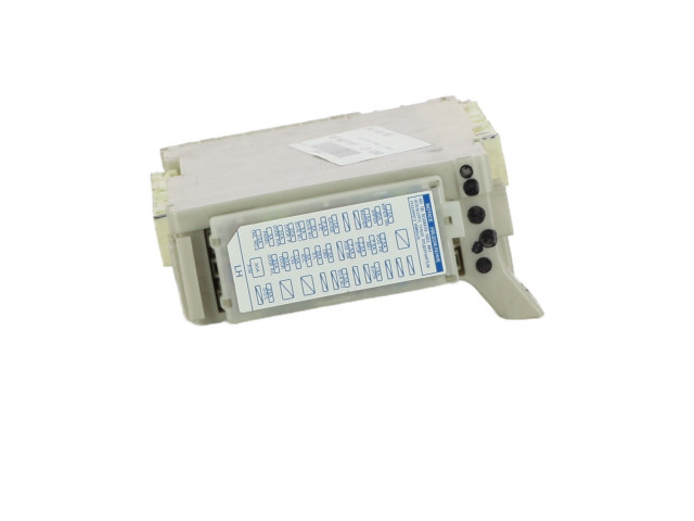 Pojistková skříňka Řídící jednotka BSM 892200D121 Toyota Yaris 2015