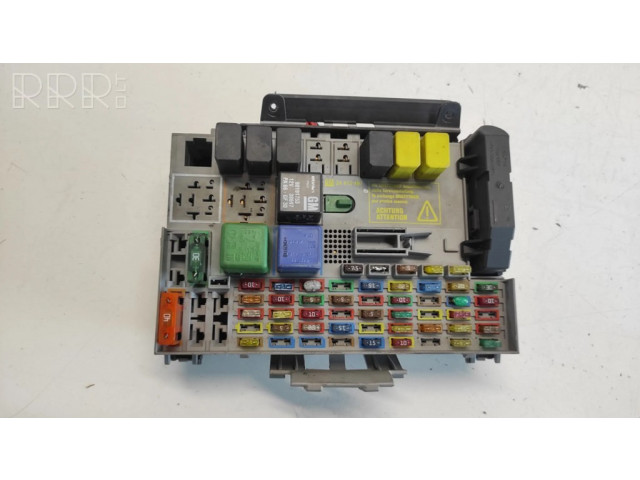 Pojistková skříňka 24412497, 24431677 Opel Astra G 2003