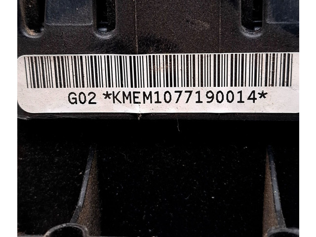 Подушка безопасности водителя KMEM1077190014, 2417658 Nissan Tiida C11