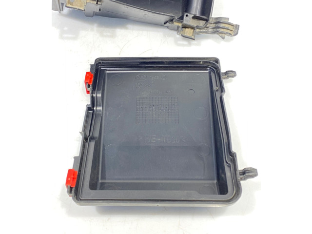 Pojistková skříňka 9804681980 Toyota Proace 2017