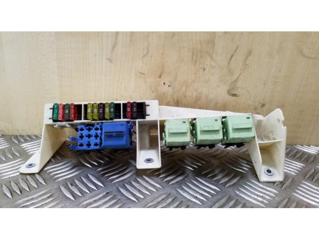 Блок предохранителей    BMW X5 E53    