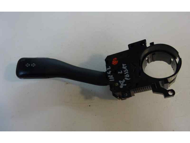 Volant Volkswagen Passat Alltrack 1997 8L0953513  