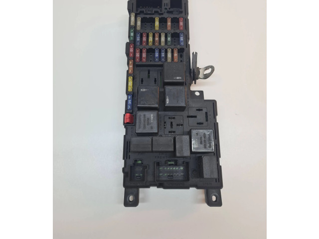 Блок предохранителей 8637841, 0526224450 Volvo S80