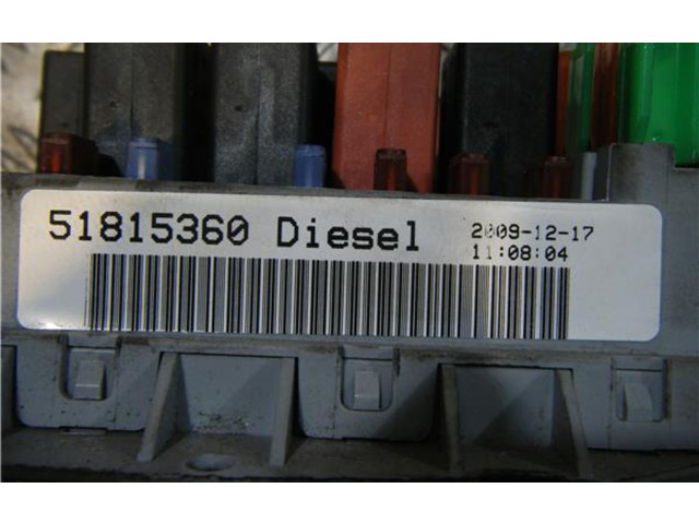 Блок предохранителей  51815360, 51815360   Fiat Linea    