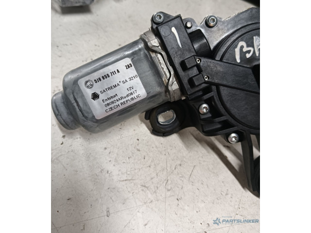 Турбина Двигатель стеклоочистителя заднего стекла Skoda Fabia Mk2 (5J) 5j9955711a