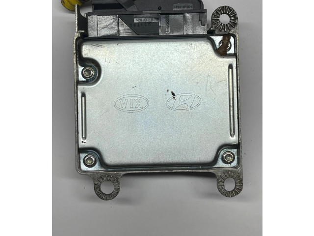 Блок подушек безопасности 0K52Y677F0A   KIA Sedona