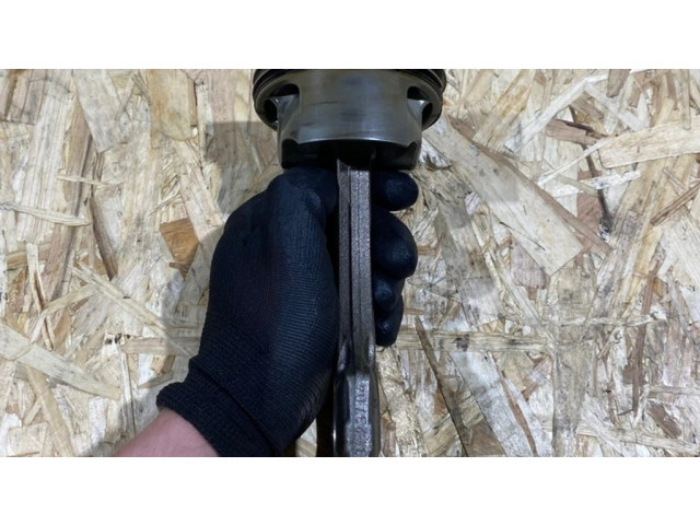 Píst 784323704, 111213690 BMW 5 F10 F11 pro benzínový motor 4.4