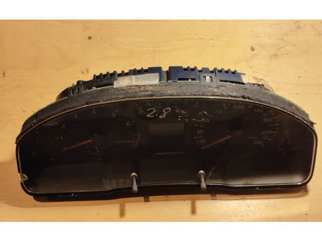 Панель приборов 4B0919880H   Audi A6 S6 C5 4B       