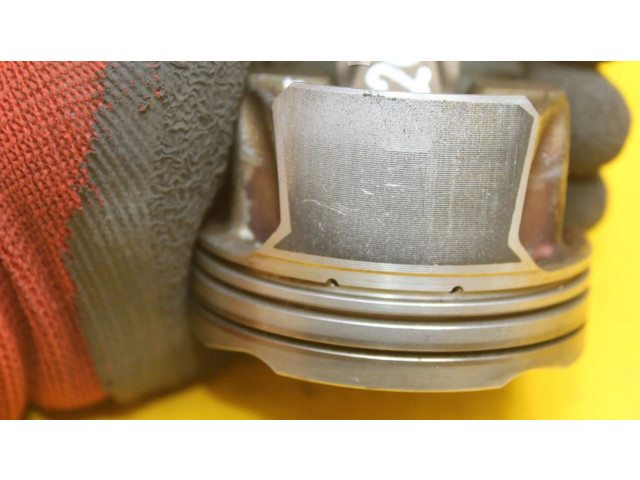  Поршень с шатуном  72L71  Renault Clio IV  