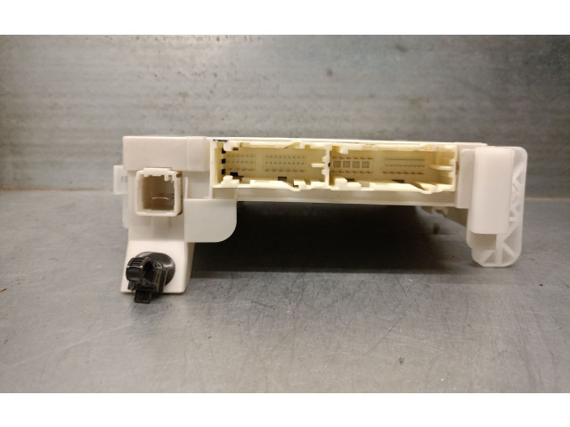 Pojistková skříňka Řídící jednotka BSM 8273052K40, 8B270506 Toyota Yaris 2018