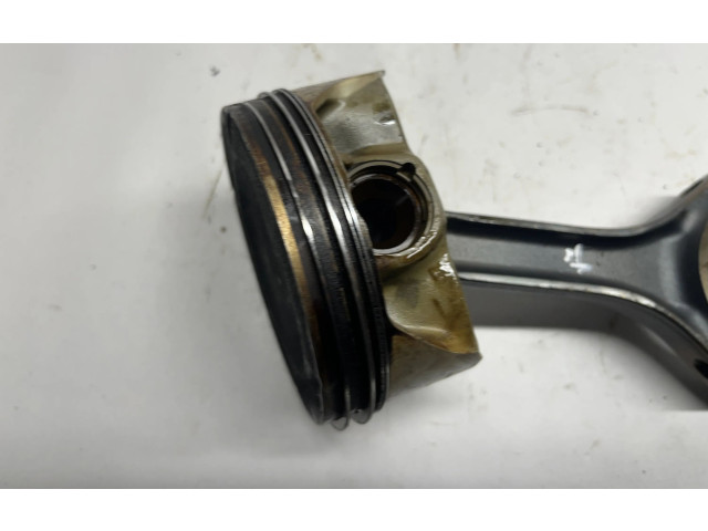 Píst A1570300517, A2780300320 Mercedes-Benz CLS C218 X218 M 157.981