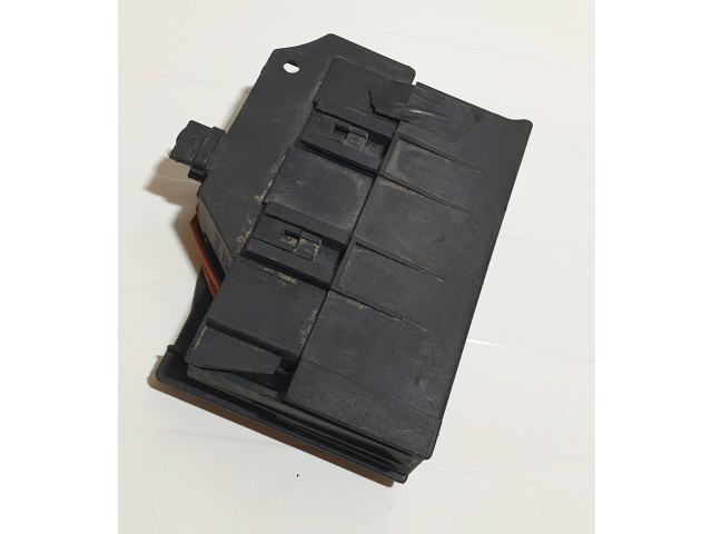 Блок предохранителей 90589541, 14526271 Opel Meriva A