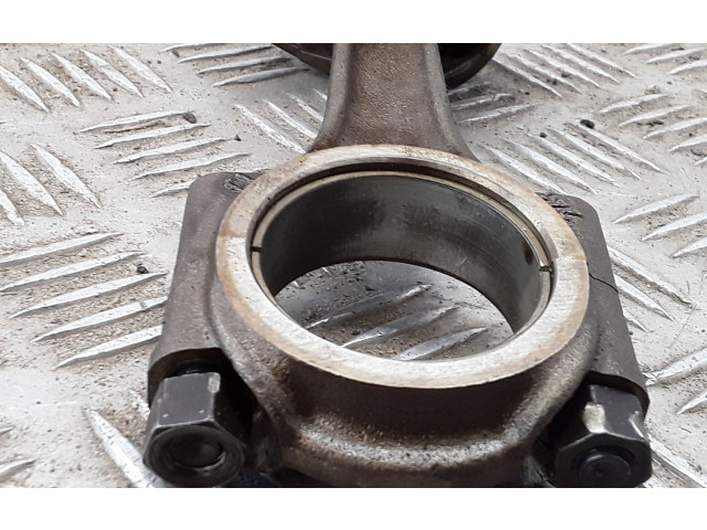 Поршень с шатуном NFU Citroen Berlingo для бензинового двигателя 1.6