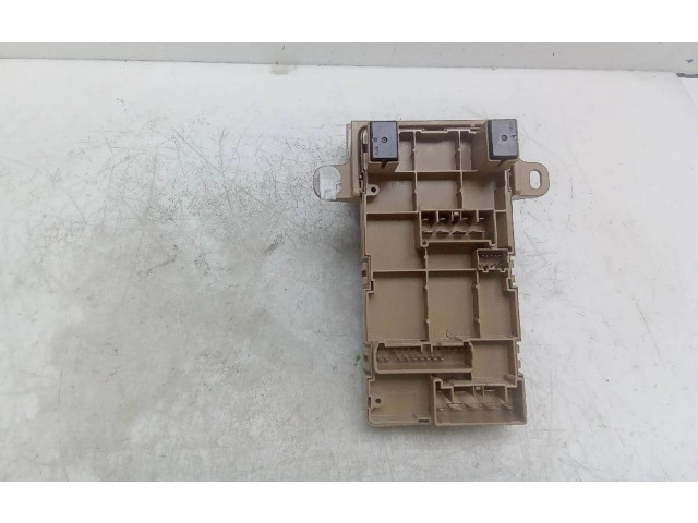 Блок предохранителей 8220FJ110   Subaru Forester SJ    