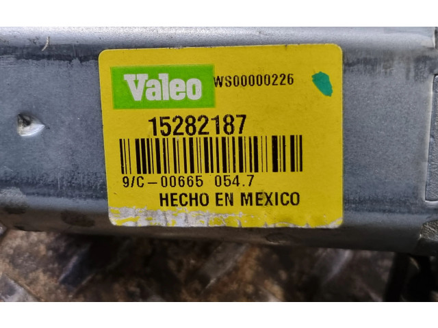 Моторчик заднего дворника 15282187    Cadillac Escalade