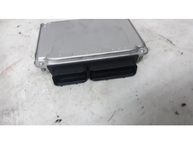 Řídící jednotka 038986019KD Volkswagen PASSAT B5.5 2003