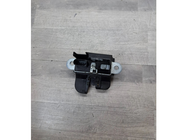 Замок багажника     Volkswagen Golf VII 2013 - 2019 года