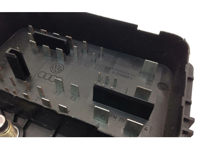 Блок предохранителей 1K0937125A Volkswagen Golf Plus