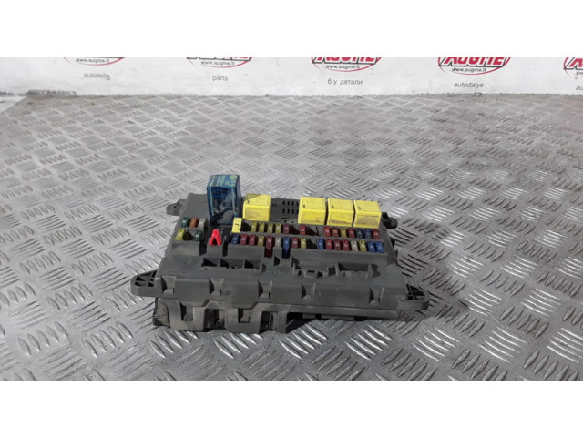 Блок предохранителей 52010565B, 737910 Land Rover Freelander