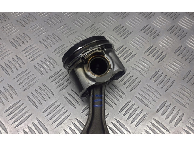 Píst Subaru Forester SH