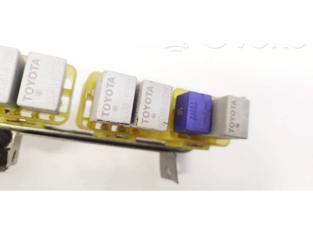 Блок предохранителей  9008087019, 90080-87019   Toyota Corolla Verso AR10    