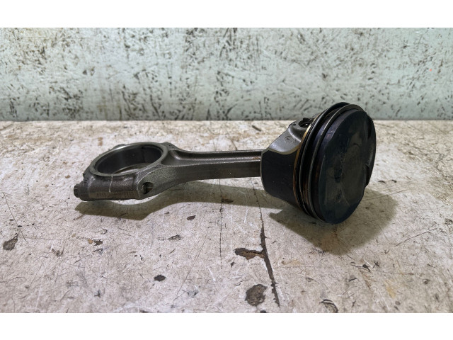 Поршень с шатуном Maserati Ghibli