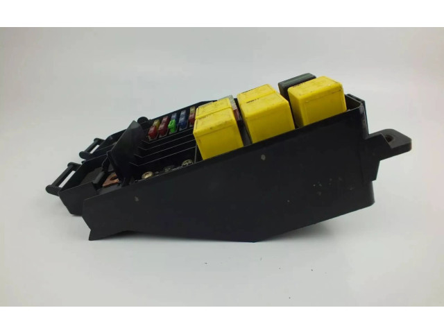 Блок предохранителей  YQE000730   Rover 25    