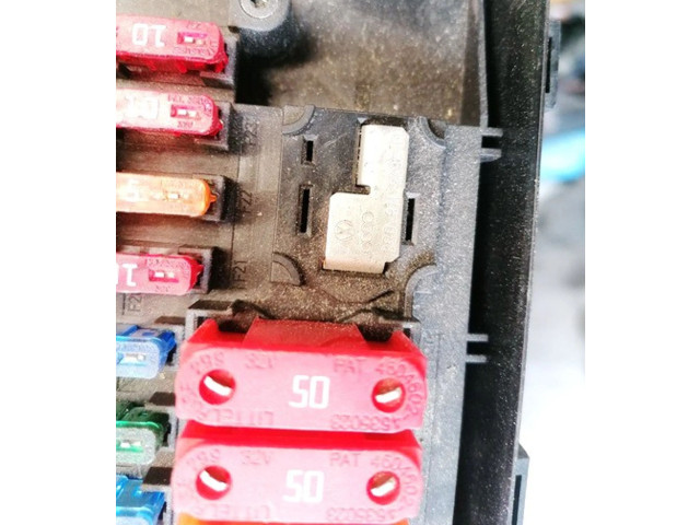 Блок предохранителей  3C0971249, 3C0971249   Volkswagen Touran I    