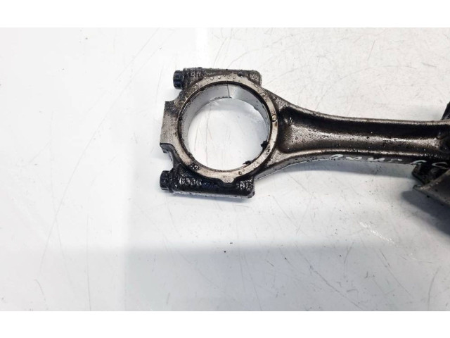 Píst Volkswagen PASSAT B5.5