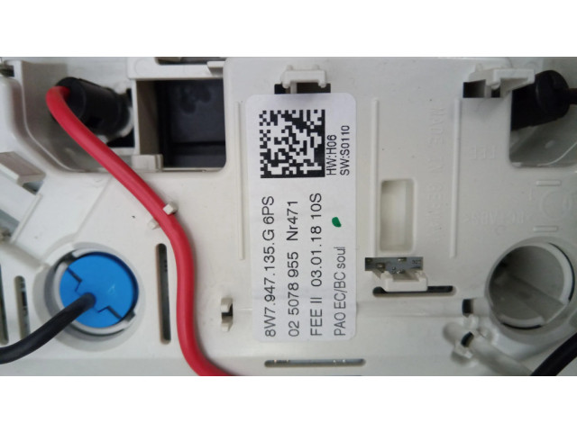 Фонарь освещения передних мест