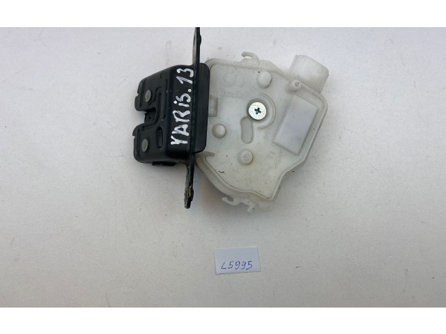 Замок багажника    Toyota Yaris 2013