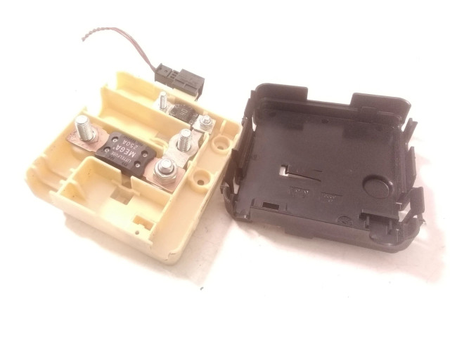 Блок предохранителей 8387547   BMW Z4 E85 E86    