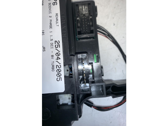 Ручка стеклоочистителей 7701069597 Mitsubishi Endeavor