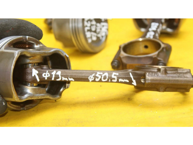 Píst 06BA Audi A4 S4 B6 8E 8H