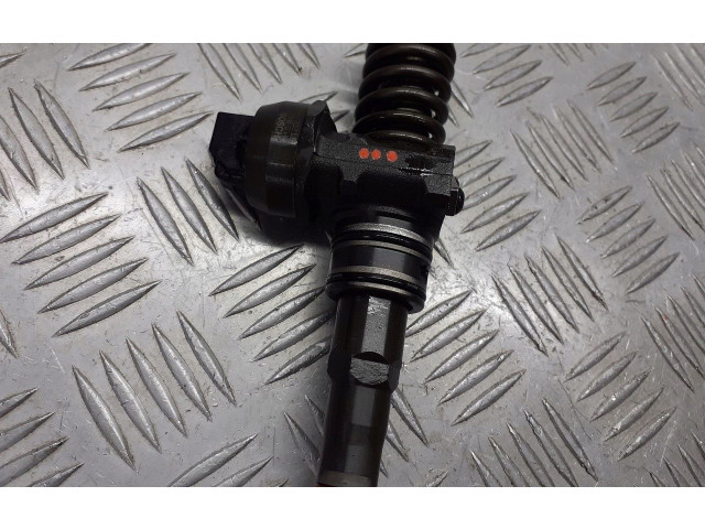 Форсунка 038130073A    Skoda Fabia Mk1 (6Y)   