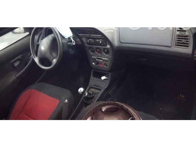 Ручка стеклоочистителей 6239J1 Peugeot 306