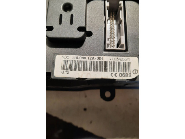 Панель приборов 110080128 Audi A6 S6 C5 4B