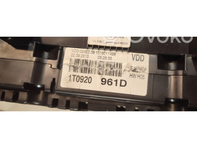 Панель приборов 1T0920961D   Volkswagen Touran II       