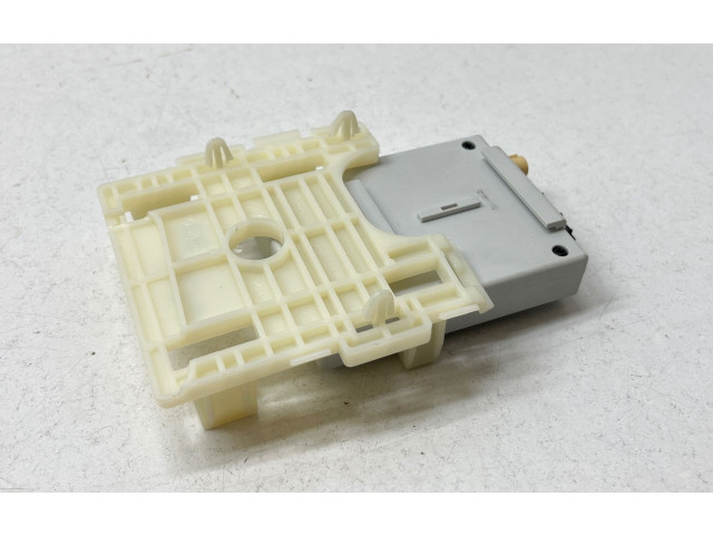 Топливная рампа 5Q0963513A, 9027446A Skoda Octavia Mk3 (5E) для двигателя 04L100034N