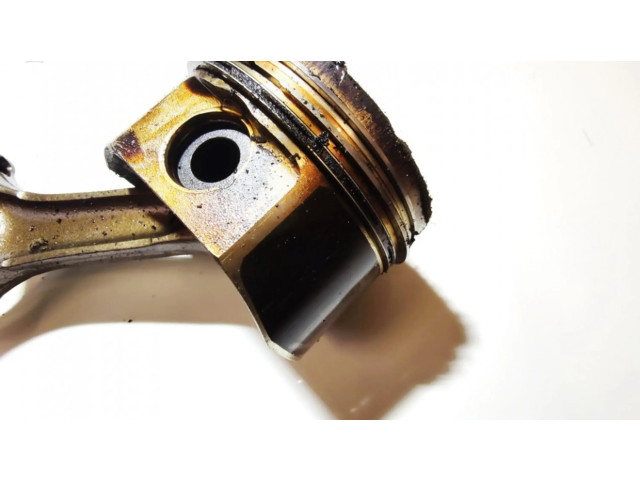 Поршень с шатуном Alfa Romeo 166 для бензинового двигателя 2.5