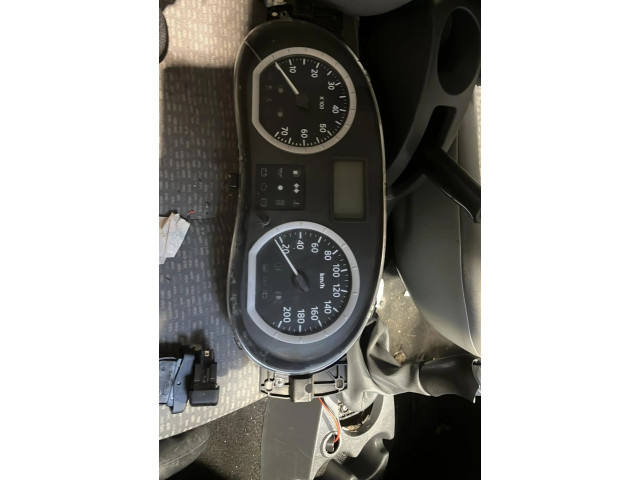 Панель приборов 8200752820   Dacia Logan I       