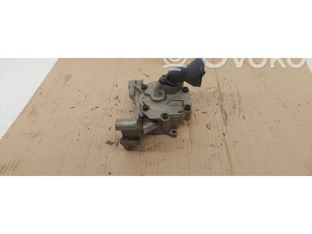 Масляный насос  ATJ Y0090122332  Volkswagen PASSAT B6 