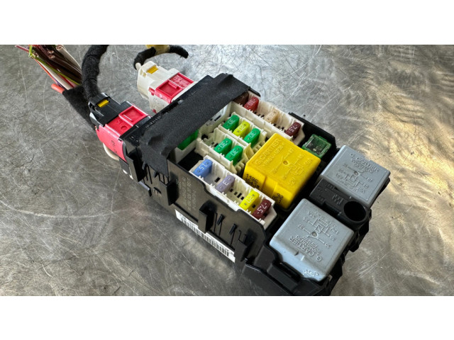 Блок предохранителей  9665492680   Citroen C4 II Picasso    