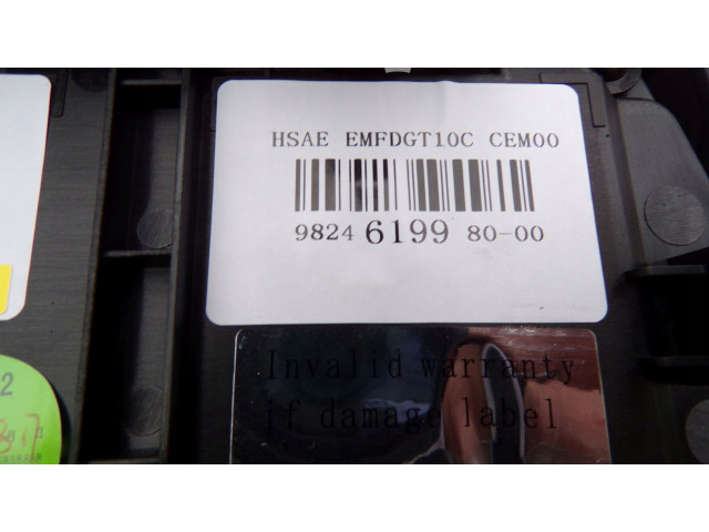 Дисплей    9824619980   Peugeot 2008 II