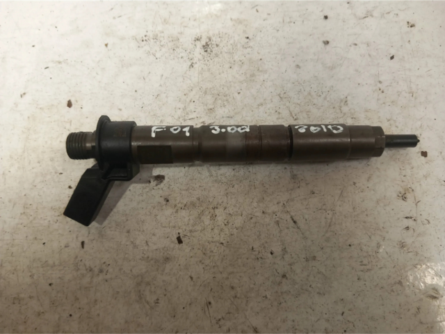 Vstřikovač 780542801 BMW 7 F01 F02 F03 F04 pro naftový motor 3.0